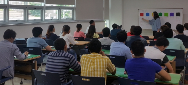 지난해 여수시 외국인주민종합지원센터에서 한국어교육이 실시되고 있다.